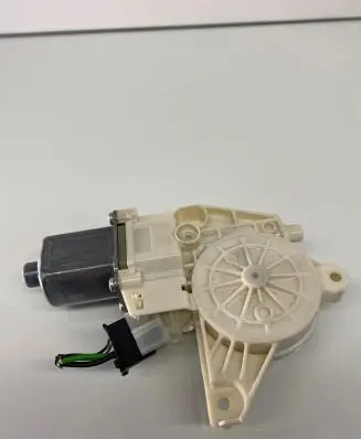 Mercedes-Benz C W204 Front door window regulator motor A2048200142 271219101