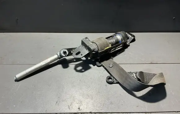 Volvo V70 Front seatbelt e504259