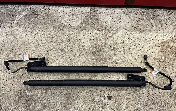 Alfa Romeo Stelvio Tailgate strut 505603960