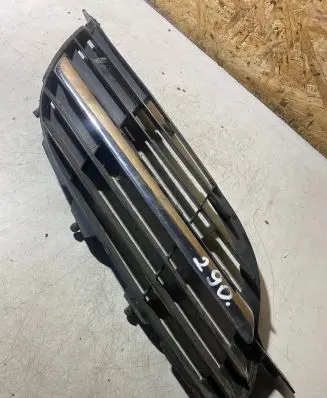 Nissan Almera Tino Front bumper lower grill 62320BU00