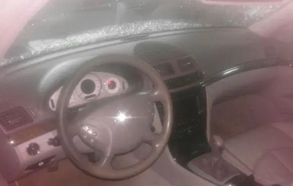 Mercedes-Benz E W211 Dashboard brak