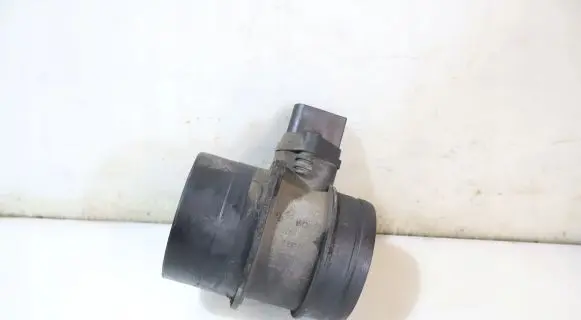 Volkswagen PASSAT B5.5 Mass air flow meter 0281002461