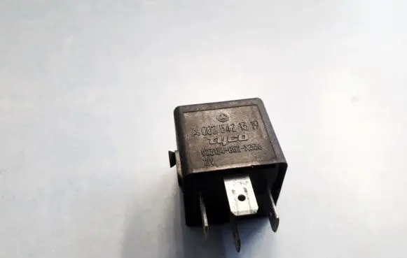 Mercedes-Benz S W220 Other relay A0025421319