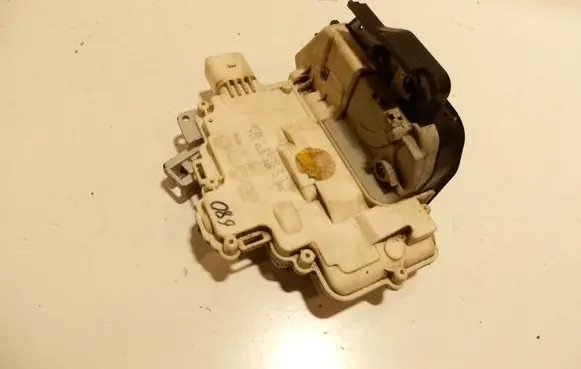 Audi A6 S6 C6 4F Rear door lock 4F0839016 61135