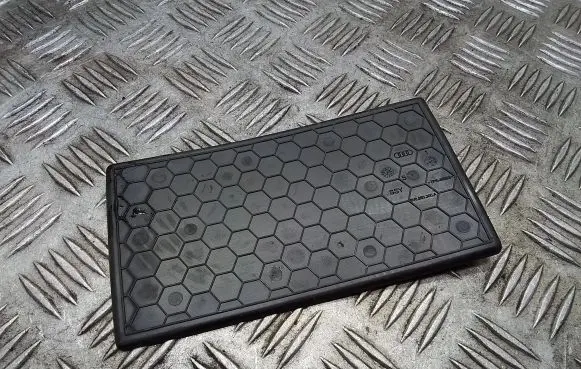 Audi RS3 Central console drawer/shelf pad 8V0863300A