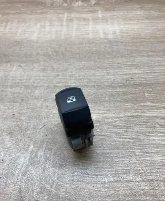 Renault Megane II Electric window control switch 28082