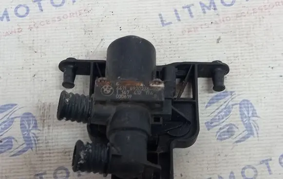 BMW 5 E60 E61 Coolant heater control valve 692022602 64116920226