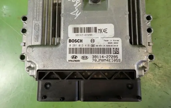 Hyundai Tucson JM Engine control unit/module ECU