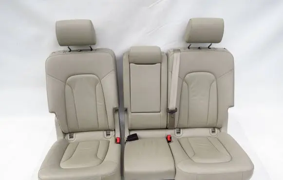 Audi Q7 4L Second row seats 