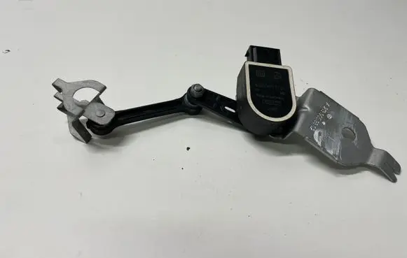 Mercedes-Benz E AMG W213 Front height sensor lever A0009053704