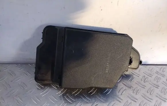 Lexus RX 450H Fuse box cover 8266248400 826620E280