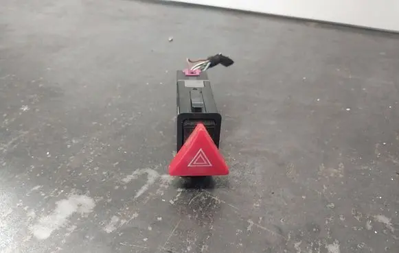 Skoda Octavia Mk1 (1U) Hazard light switch 1U0953235B