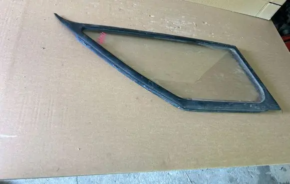 Mercedes-Benz Sprinter W901 W902 W903 W904 Sliding door window/glass A9066711720