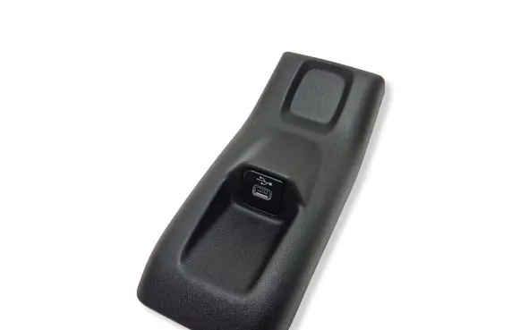 Jeep Renegade USB socket connector 735600659 03884 3317022201