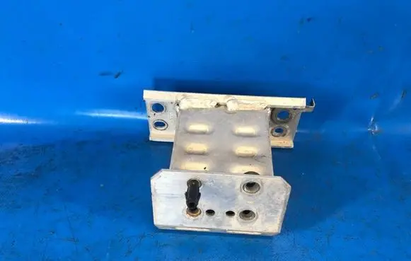 Toyota Prius+ (ZVW40) Front bumper mounting bracket 5701447030