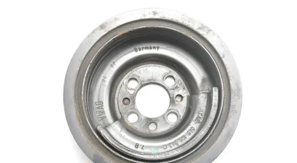 Skoda Fabia Mk2 (5J) Crankshaft pulley 045105243C