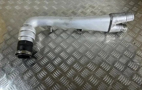 Audi Q7 4L Intercooler hose/pipe 7L6145945F 7L6145941
