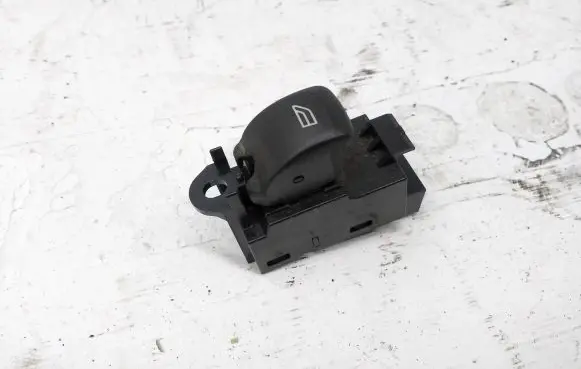 Volvo V70 Electric window control switch 31394840