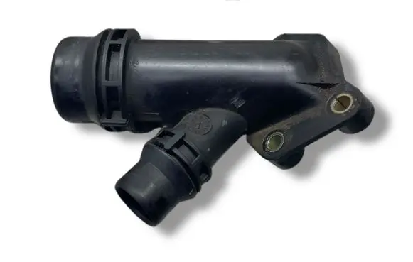 Engine coolant pipe/hose
