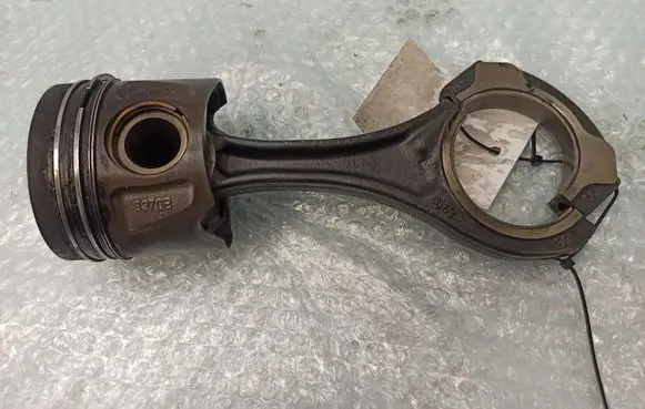 Mercedes-Benz R W251 Piston with connecting rod 8370B