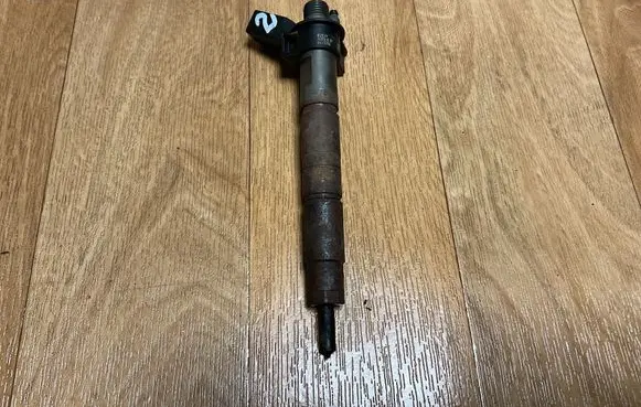 BMW 5 E60 E61 Fuel injector 7805428