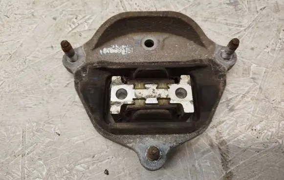 Audi A6 C7 Gearbox mount 8k0399151