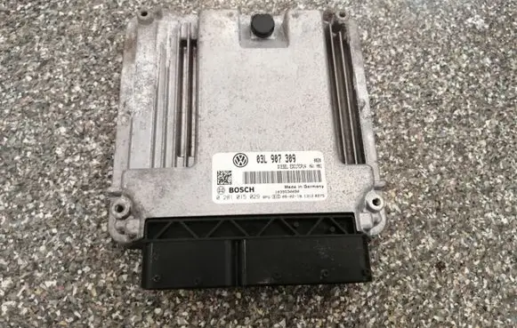 Volkswagen PASSAT B6 Engine control unit/module 03L907309 0281015029