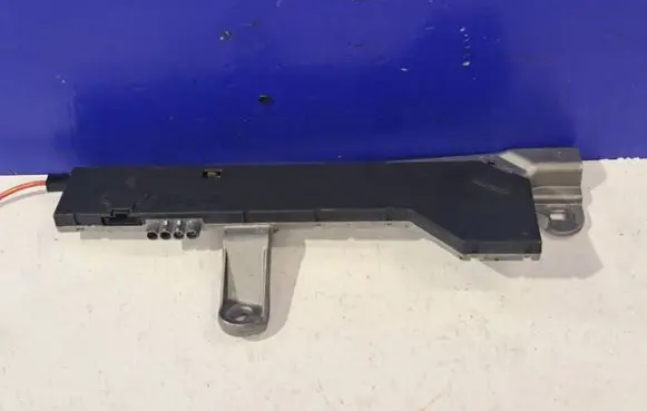 Mercedes-Benz CLS C219 Aerial antenna amplifier A2198202889