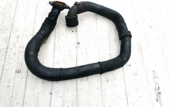 Volkswagen Touran I Engine coolant pipe/hose