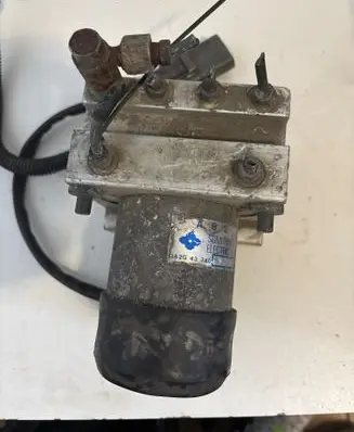 Mazda 323 F ABS Pump GA2G437AO