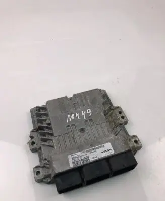 Volvo V50 Engine control unit/module ECU 30788975 S180134001B