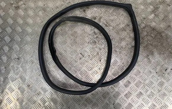 KIA Stonic Rubber seal rear door 
