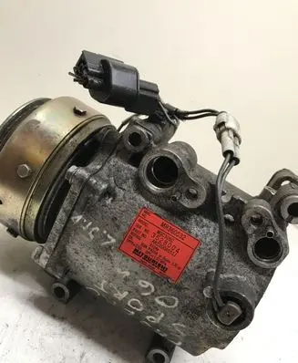 Mitsubishi Pajero Sport I Air conditioning (A/C) compressor (pump) MR360532