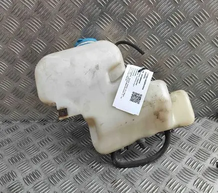 Nissan Patrol Y61 Windshield washer fluid reservoir/tank 28911VC800