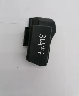 Toyota Avensis T250 Front driver seat rail trim 7215805040