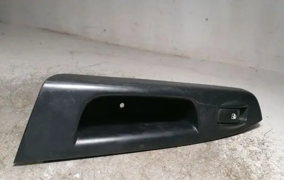 Hyundai Getz Electric window control switch 935801C020
