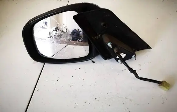 Front door electric wing mirror
