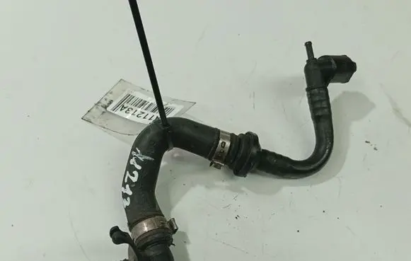 Volkswagen PASSAT B6 Engine coolant pipe/hose 