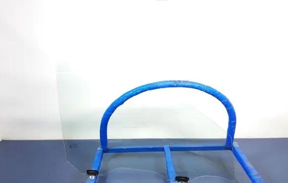 Nissan Micra Front door window glass four-door