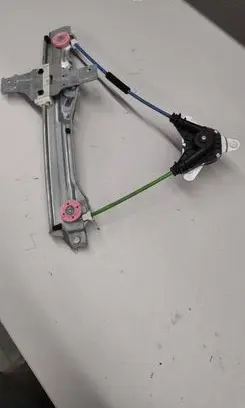 Peugeot 208 I Rear door manual window regulator 9673153880