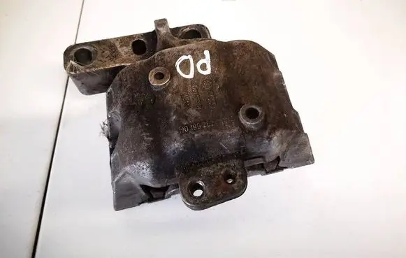 Volkswagen Bora Engine mount bracket 1j0199262be