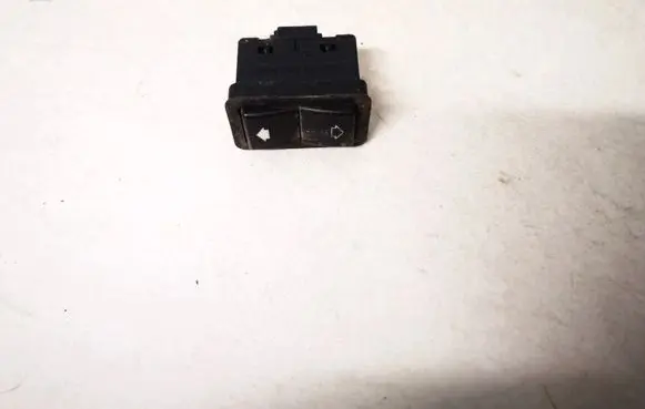 BMW 5 E39 Electric window control switch 8368974
