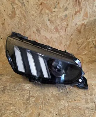 Peugeot 208 II Headlight/headlamp 01HCRPL125 L615793 9841641980