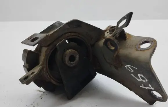 Toyota Corolla Verso AR10 Engine mount bracket