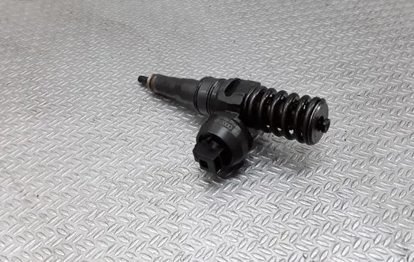 Volkswagen Caddy Fuel injector 038130073BN