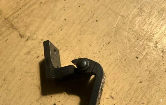 Skoda Octavia Mk2 (1Z) Rear door upper hinge 1Z0833402B