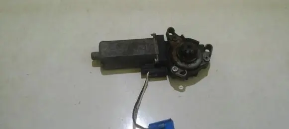 Mercedes-Benz E W211 Seat adjustment motor 0390203002 82041898