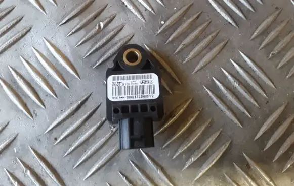 Hyundai Sonata Airbag deployment crash/impact sensor 959202F100