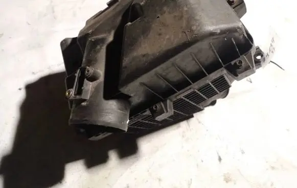 Honda FR-V Air filter box