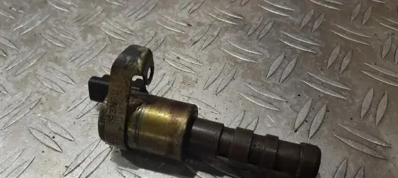 Renault Megane II Camshaft vanos timing valve 108674